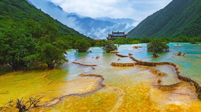 夏日时尚的爱丽
